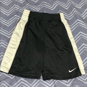 🎃 4 for $20 Nike Toddler shorts